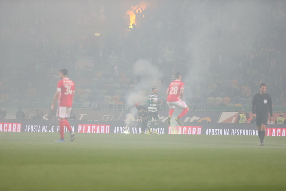 Momentos de caos nas bancadas de Alvalade	