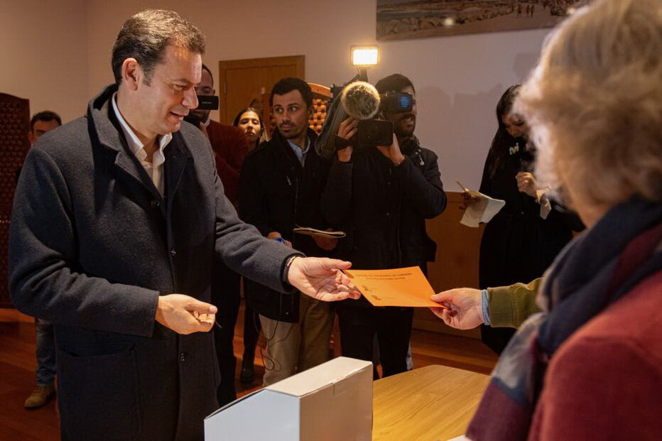 Luís Montenegro votou em Espinho
