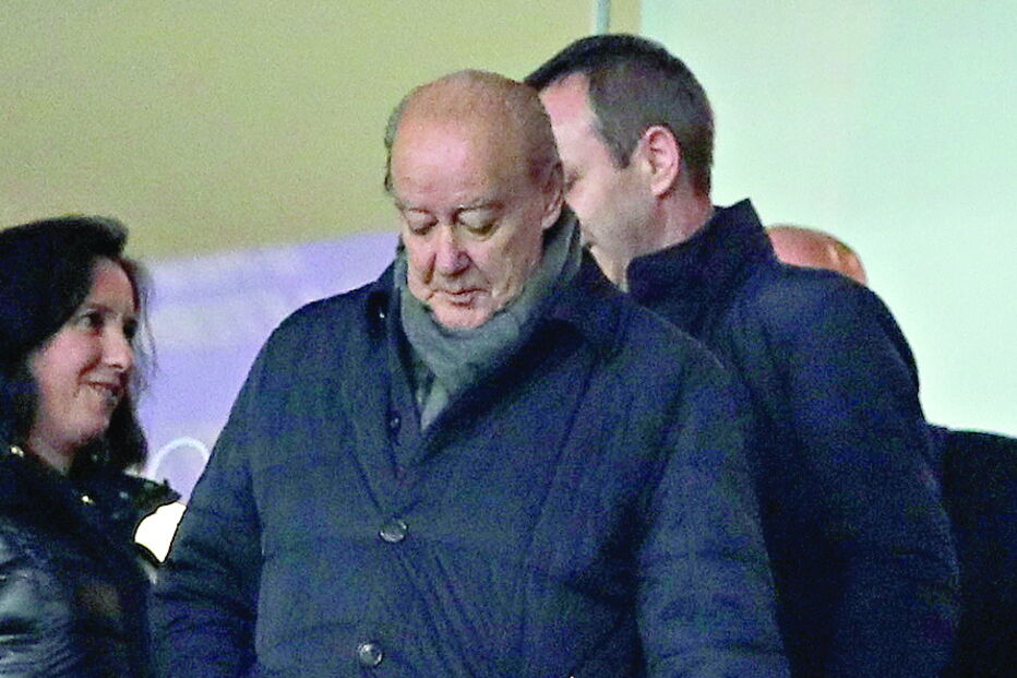 Pinto da Costa e a administração vão estudar propostas para vendas 