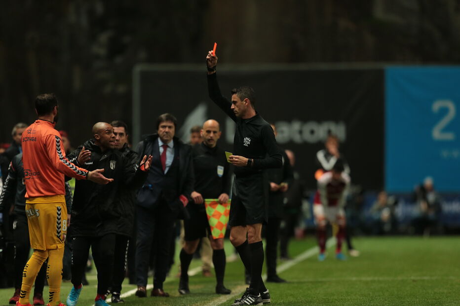 Sp. Braga chega à final da Taça da Liga ao vencer Sporting em jogo que acaba em batalha campal