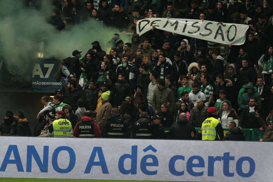 Sp. Braga chega à final da Taça da Liga ao vencer Sporting em jogo que acaba em batalha campal