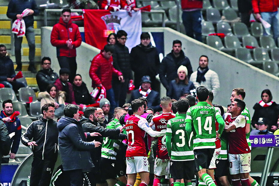 Sporting de cabeça perdida acaba eliminado da Taça da Liga 