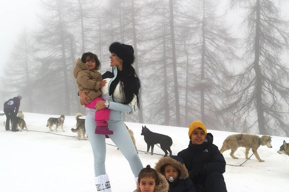 Georgina Rodríguez mostra-se uma mãe dedicada