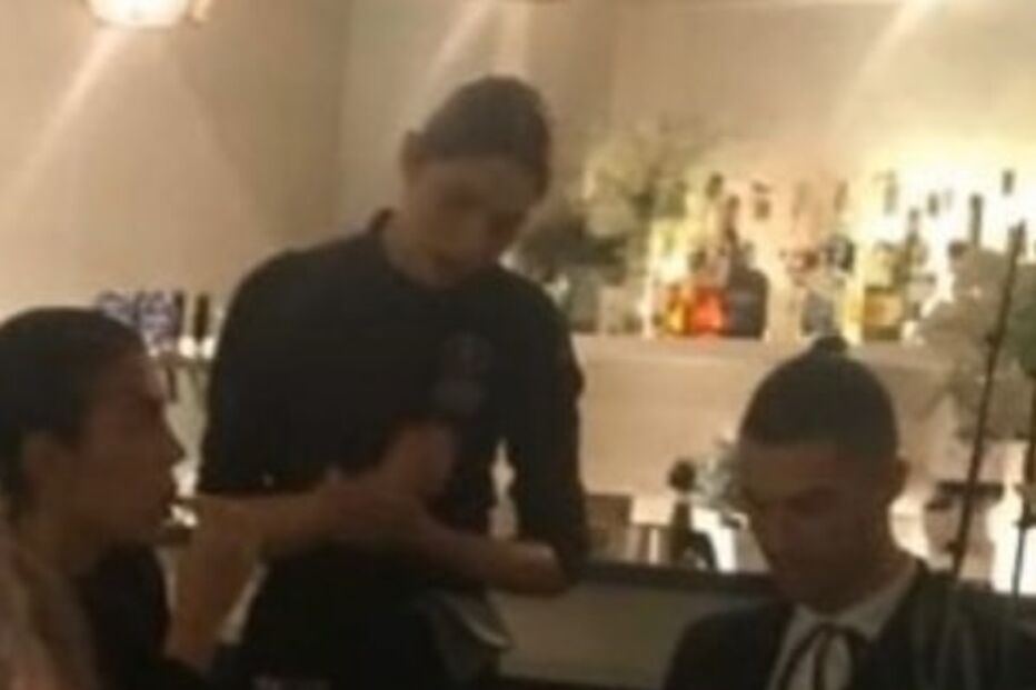 Cristiano Ronaldo e Georgina Rodríguez durante o jantar romântico