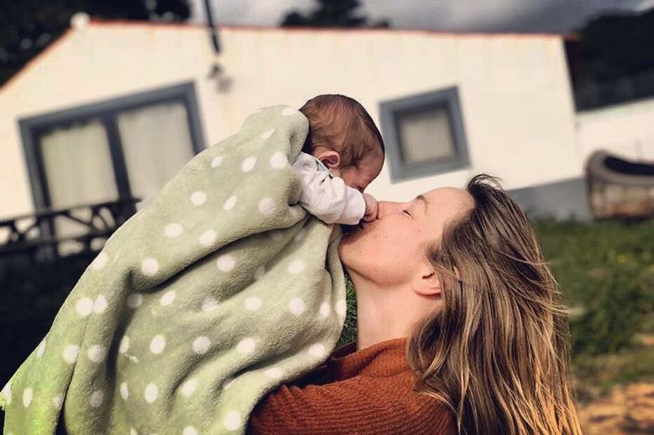 Maya Booth e o filho