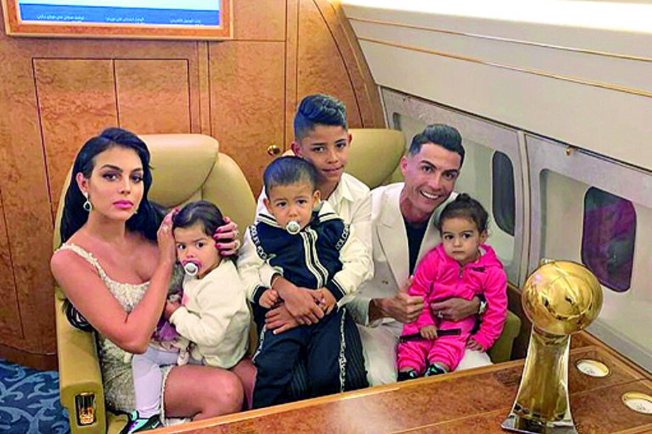 Ronaldo com Georgina e família