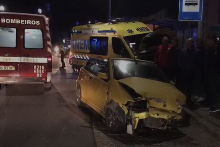 Colisão brutal entre um carro e uma ambulância na EN206