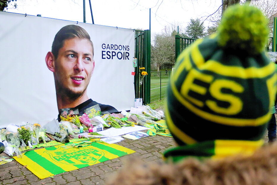 Emiliano Sala. Futebolista argentino morre aos 28 anos, após queda de avião particular, no Canal da mancha (2019)