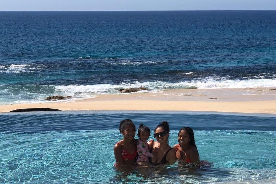 Vanessa com as filhas.jpg