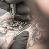 Mulher gasta mais de 23 mil euros ao tatuar o corpo todo incluido os olhos