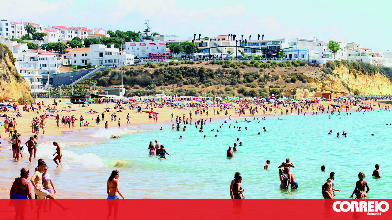 Algarve's Sea Reaches a Warm 26°C - A Summer Paradise Awaits