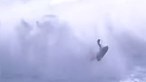 Imagens impressionantes mostram força das ondas a sacudir jet ski onde estava Alex Botelho na Nazaré 