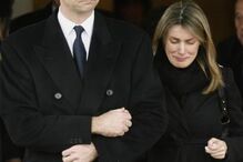 Rainha Letizia no funeral da irmã, em 2007