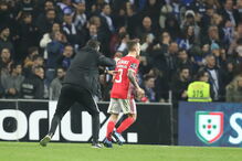 Bruno Lage invade o campo