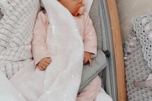 Cláudia Vieira radiante com a filha Caetana