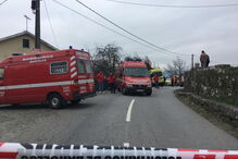 Um morto em colisão entre carro e ambulância em Barcelos