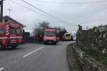 Um morto em colisão entre carro e ambulância em Barcelos	