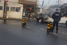 Carrinha consumida pelas chamas em Gondomar