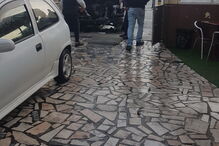 Carrinha consumida pelas chamas em Gondomar