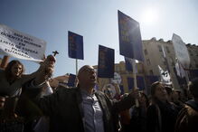 Milhares de pessoas junto ao parlamento contra a despenalização da morte assistida