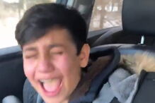 Menino em desespero conta à irmã que ouviu os pais a fazer sexo