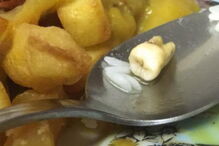 Restaurante chinês serve refeição com dente humano e mantém boa classificação de higiene