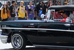Estrelas da NBA e 20 mil adeptos prestam última homenagem a Kobe Bryant