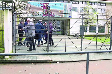 Agentes da PSP foram chamados à escola