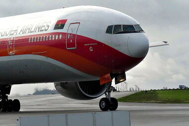 Angolana TAAG cancela voo diurno para Lisboa em dia da greve geral em Portugal