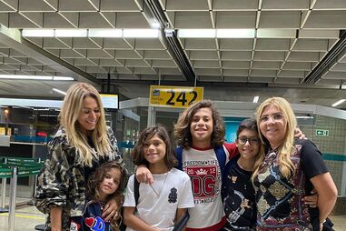 Iran Ângelo viaja com os filhos e a irmã para a República Dominicana