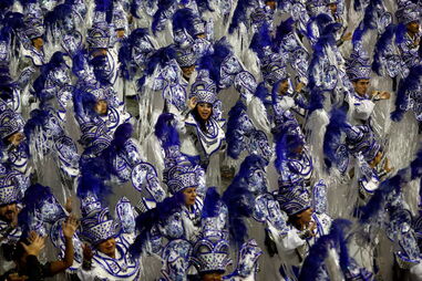 Carnaval de São Paulo no Brasil reúne 15 milhões de foliões