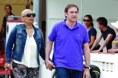 A história de Pedro e Laura começou em casa de amigos e tornou-se num amor incondicional.  O político foi o grande apoio da fisioterapeuta na doença      