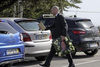 Passos Coelho no funeral da mulher, Laura Ferreira