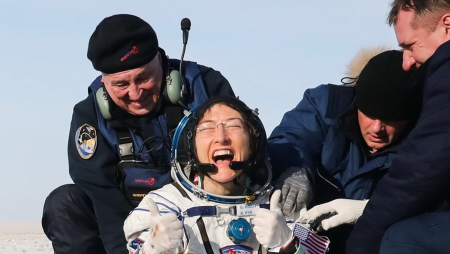 Astronauta americana regressou hoje à Terra após recorde de 11 meses no espaço