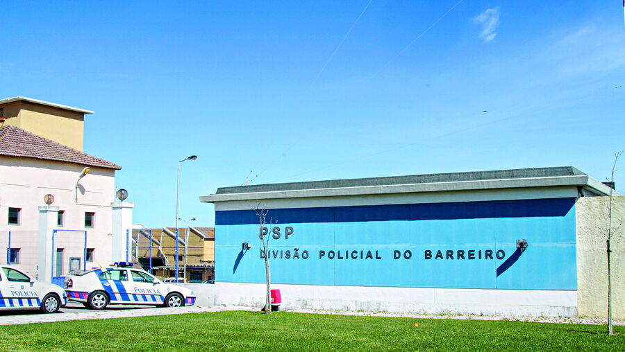 Polícias ficaram meia hora formados na PSP do Barreiro e ouviram raspanetes individuais do seu comandante