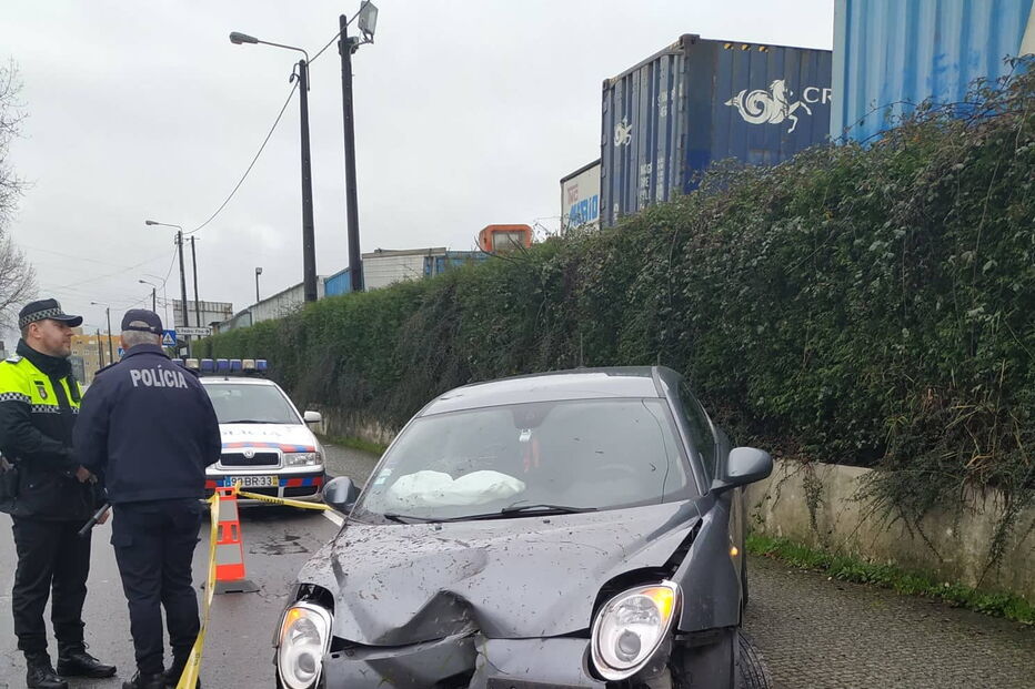 Trio assalta café e despista-se na Maia