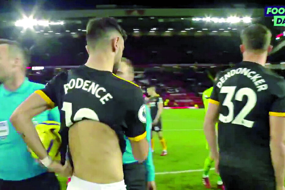 Bruno Fernandes trocou de camisola com Podence, que também se estreou 