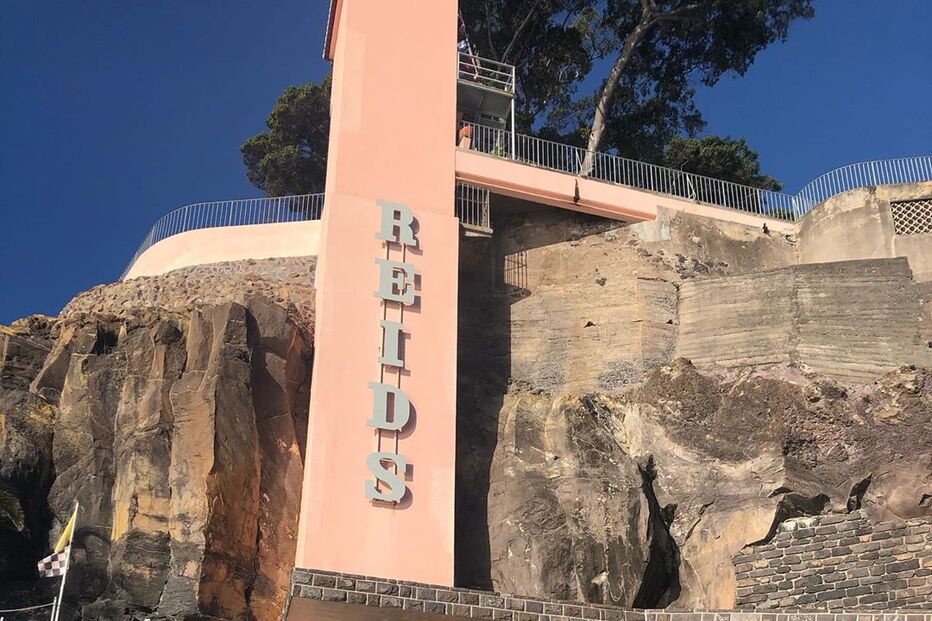 Jessica Athayde na Madeira com o filho