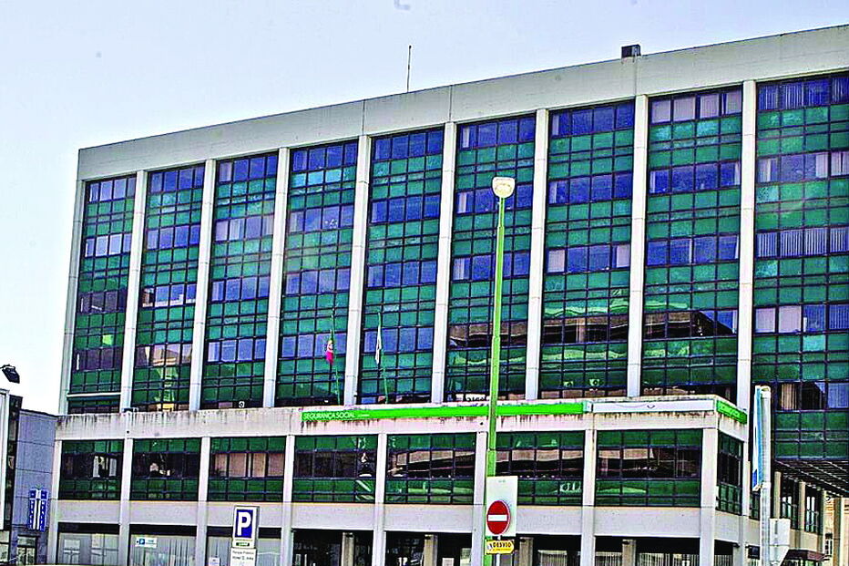 Arguida era funcionária do Centro Distrital de Coimbra da Segurança Social 