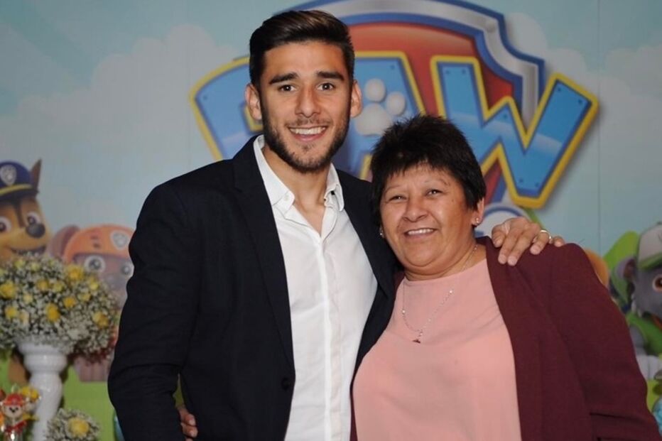 Salvio com a mãe.jpg