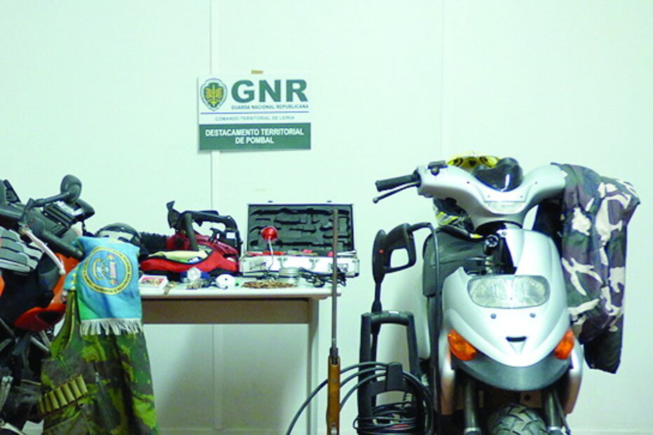 Jovem detido com bens furtados 