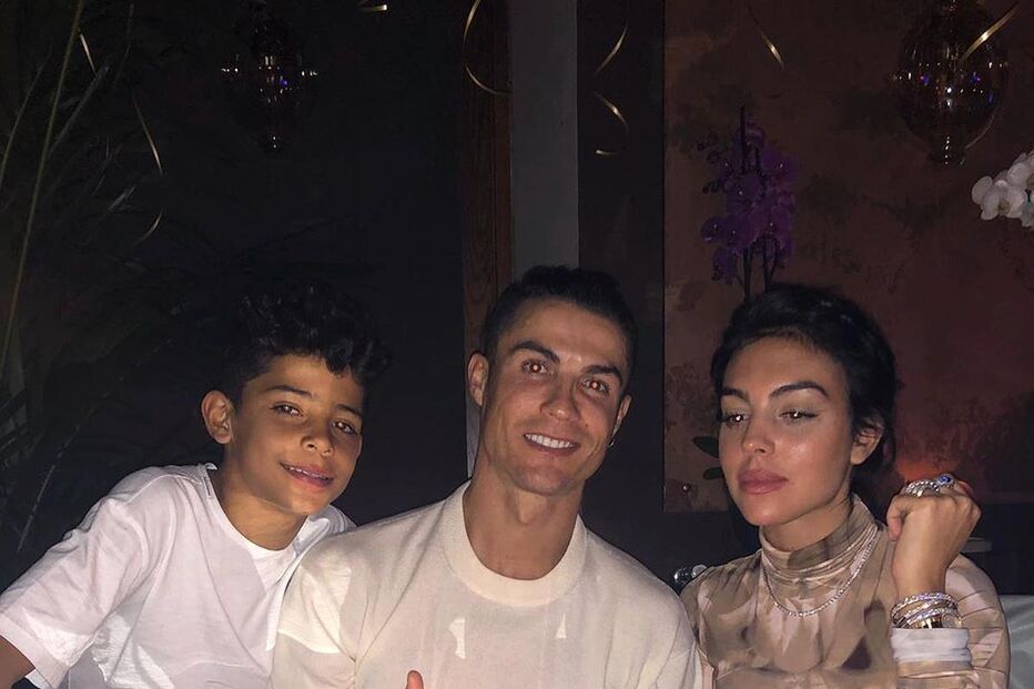 CR7 divertiu-se no 35º aniversário