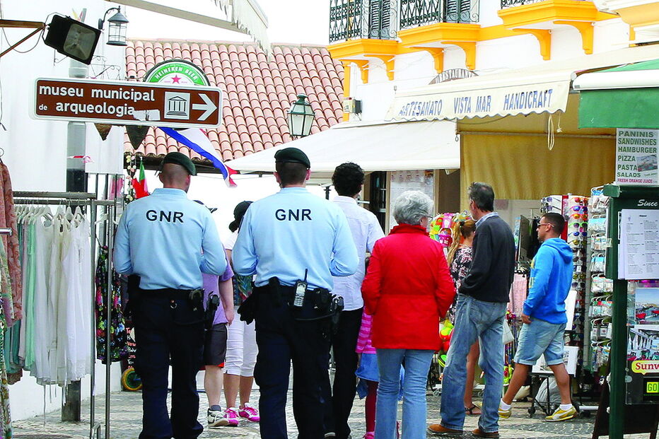 Suspeito foi detido por militares da GNR de Albufeira após desacatos na rua  