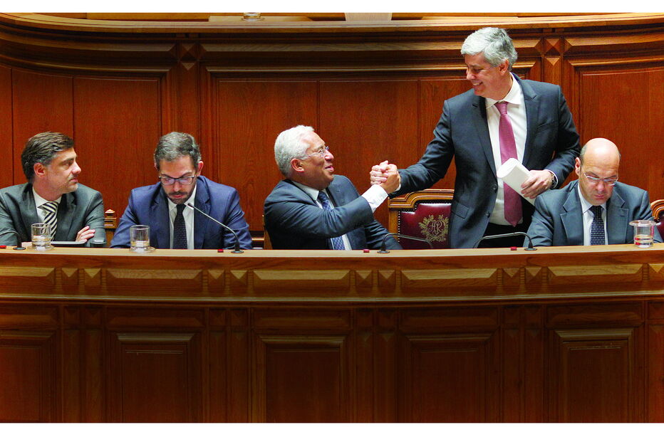 Governo inscreveu 720 milhões em despesa com pessoal que terão de incluir descongelamento, subida do salário mínimo, admissões e aumentos 