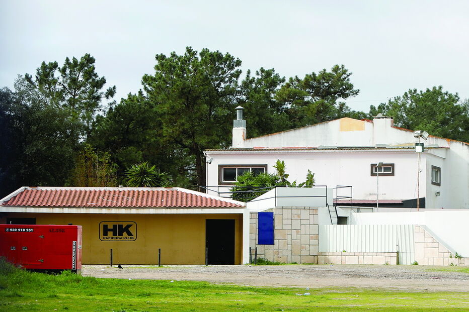 Jovem foi atacado com dois golpes na zona do ombro em conflito entre gangues na discoteca Hacienda Klub, no Seixal 