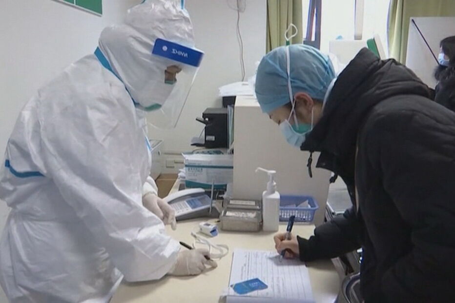 Número de mortos por coronavírus chega aos 811 e já ultrapassa as vítimas de SARS 