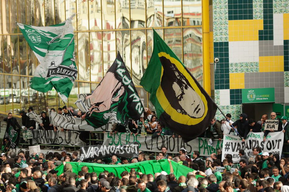 Milhares de adeptos em protesto contra Frederico Varandas