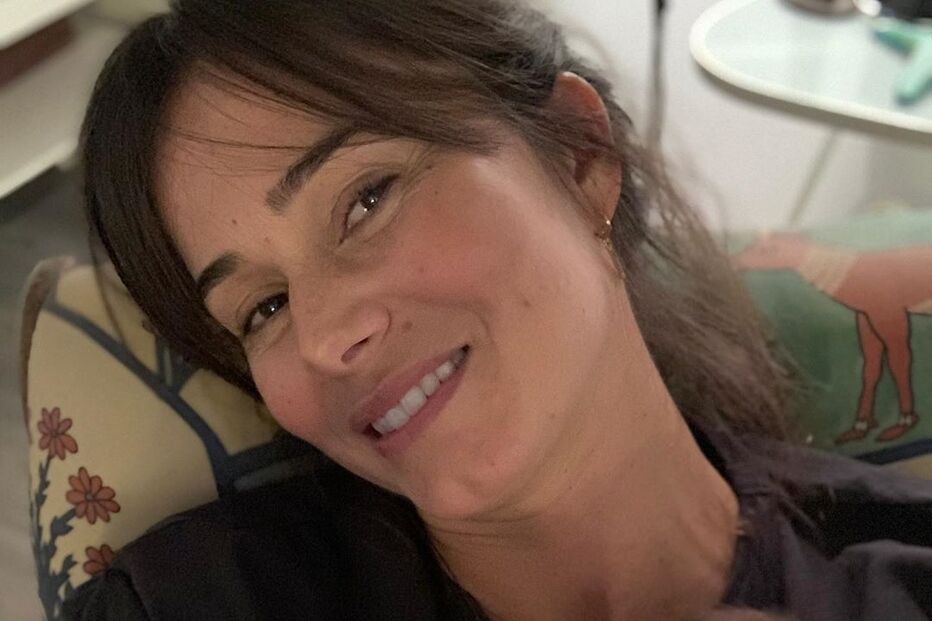 Cláudia Vieira radiante com a filha Caetana