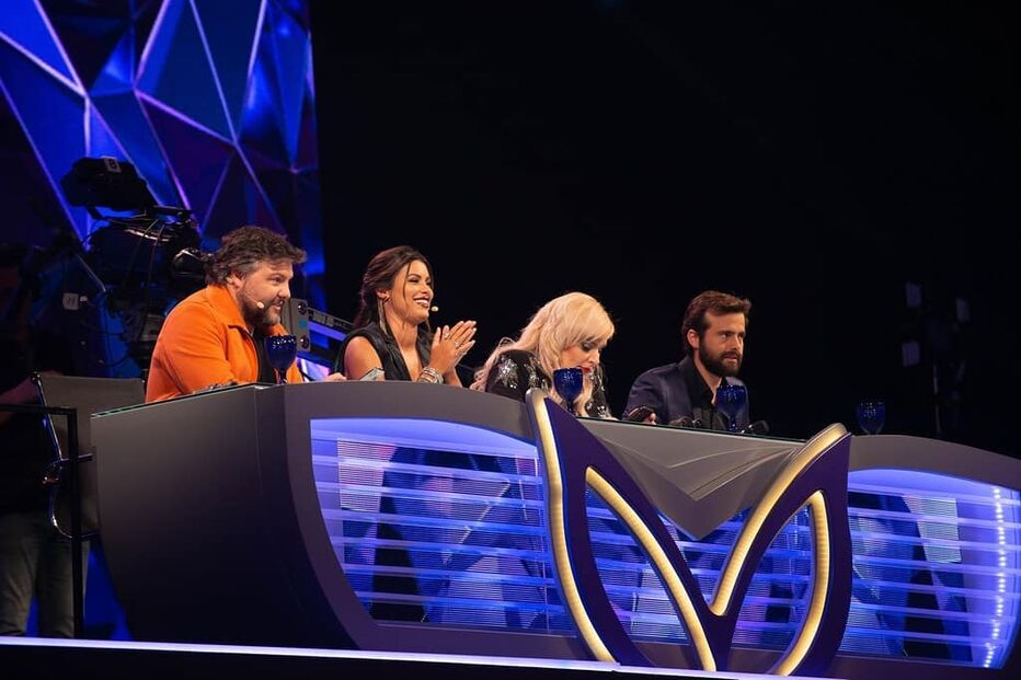 Carolina Loureiro é inspetora no programa 'A Máscara'