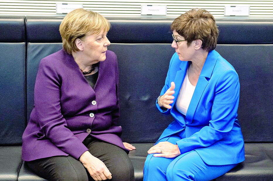 Angela Merkel com Kramp-Karrenbauer